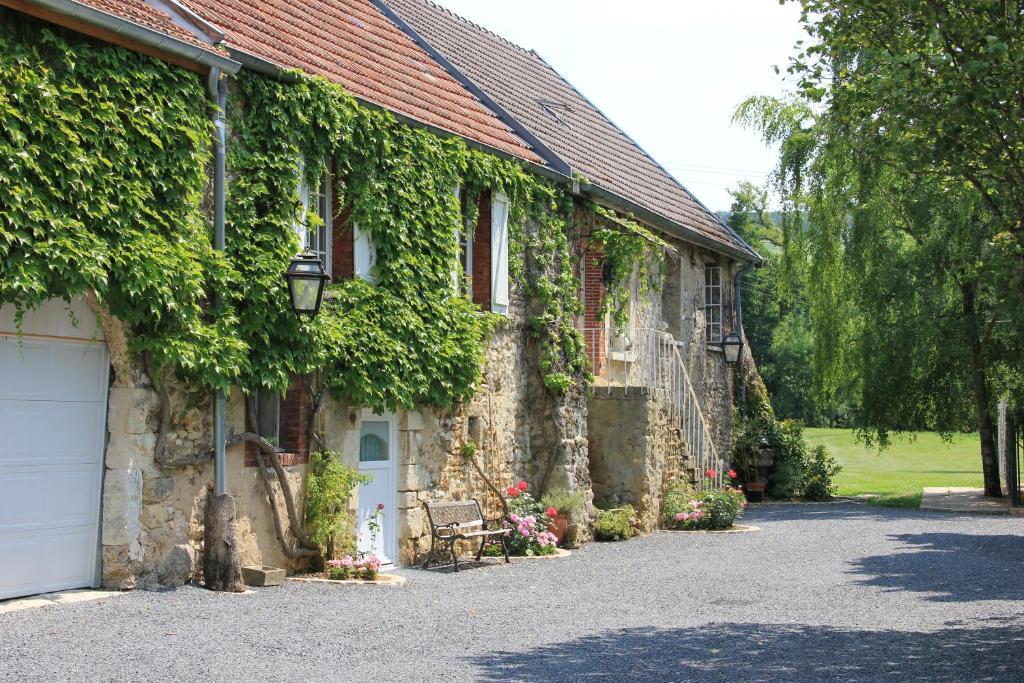 Domaine Du Moulin De L'Etang Bed & Breakfast Châtillon-sur-Marne Exterior photo